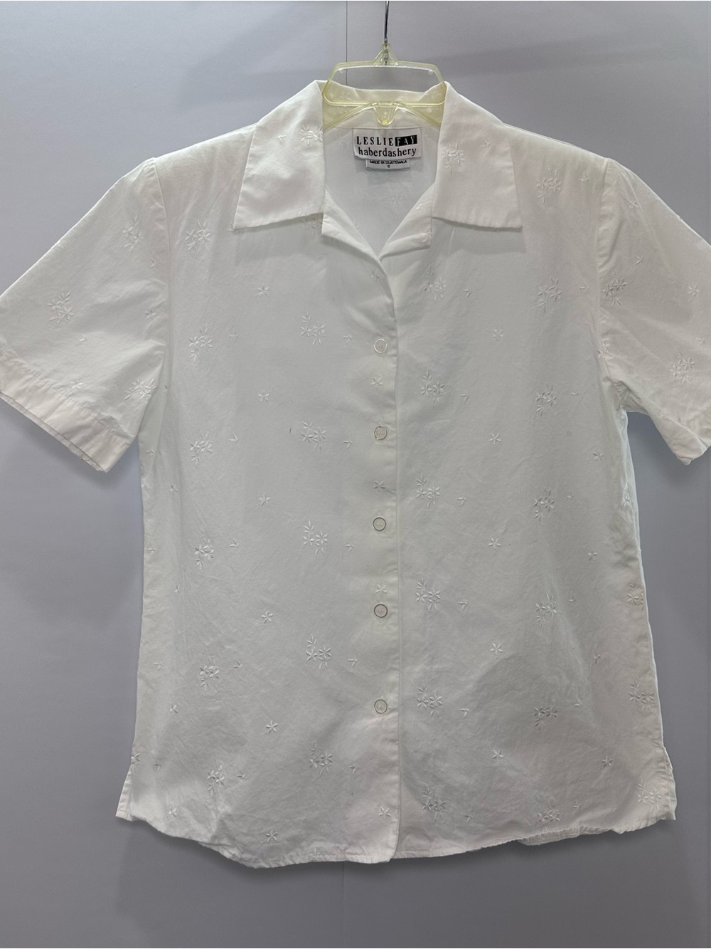 Leslie Fay White Short-Sleeve Embroidered Button-Up Blouse